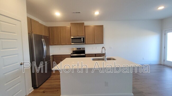 Building Photo - 7578 Discovery Pt Dr NW