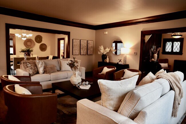 Building Photo - Stunning Historic Estate + In Ground Pool + Private Carriage House + Chef's Kitchen + Two Car Garage