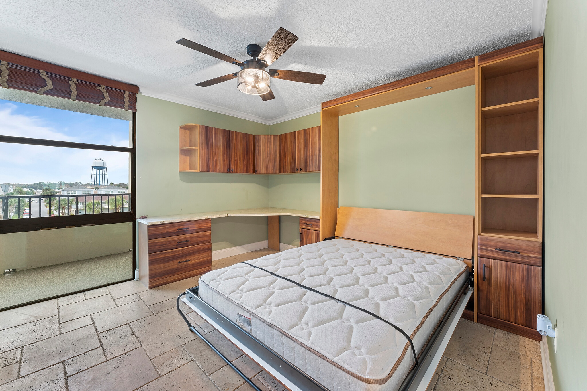 Building Photo - 2200 Ocean Dr S