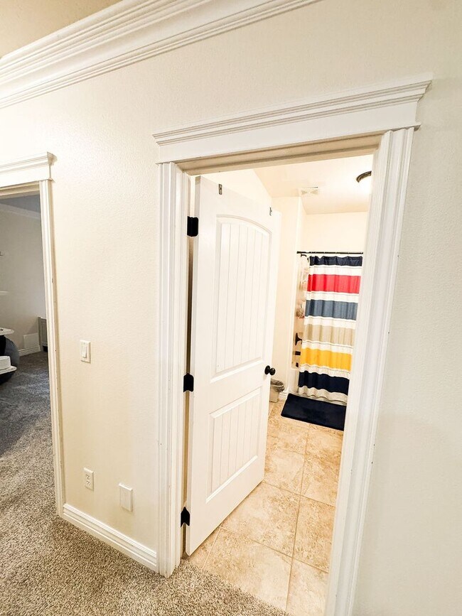 Building Photo - Beautiful Custom Home For Rent In Rexburg!