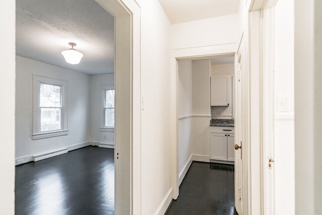 Building Photo - BRAND NEW RENOVATED HOME!