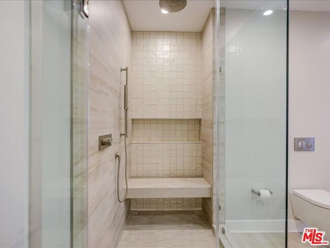 Building Photo - 400 N Avenue 66