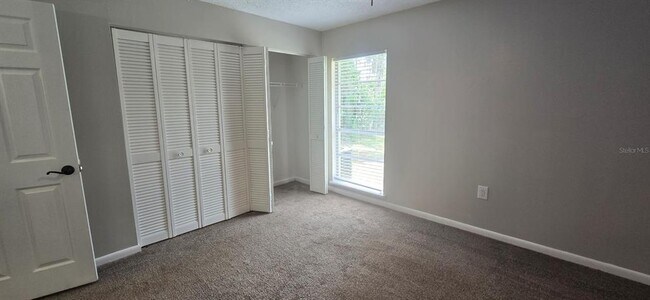 Building Photo - 4050 SE 22nd Ave