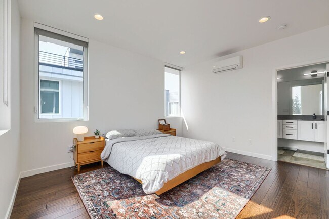 Building Photo - 760 N 72nd St
