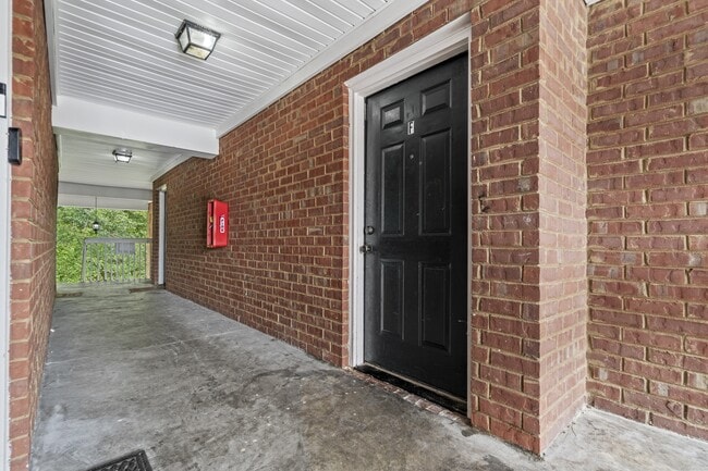 Building Photo - 535 3rd Loop Rd