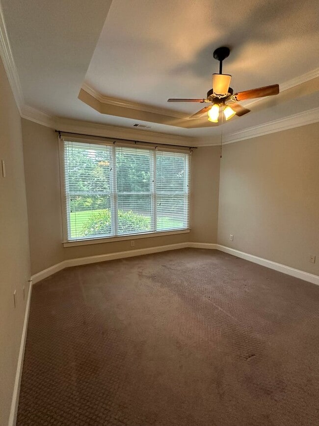 Building Photo - Brick Single Family Rental - 4 bedroom/4.5...