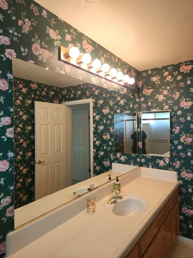 Building Photo - "Must See" House in Oakmont w/beautiful vi...