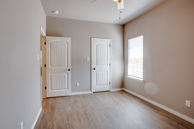 Building Photo - Like-New Construction 3/2/2 in Shallowater!