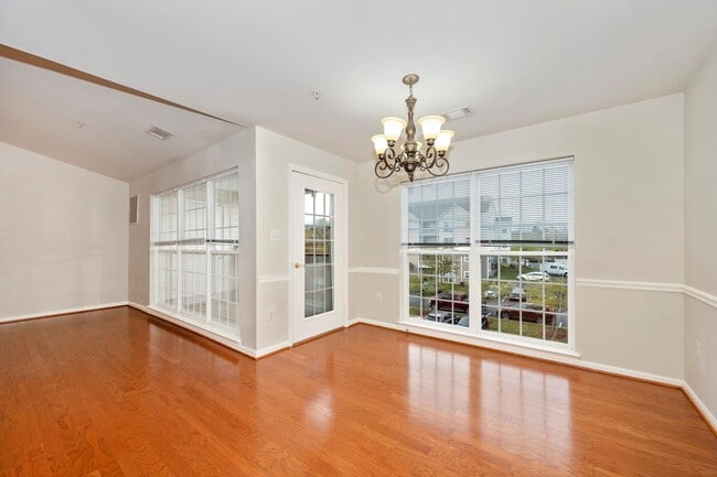 Building Photo - Elevator Condo in Frederick Pent House Level