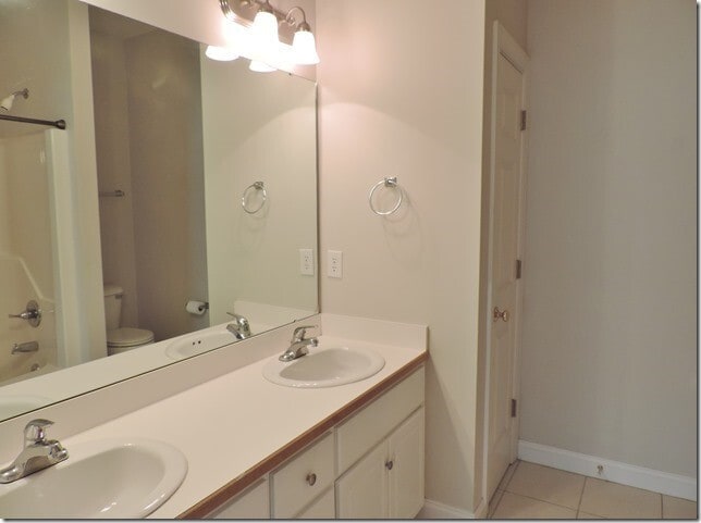 Building Photo - 3812 Althorp Dr W