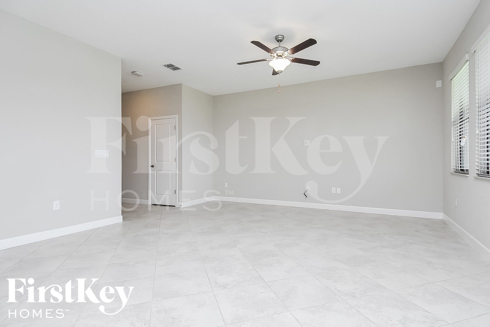 Building Photo - 9823 Ivory Dr