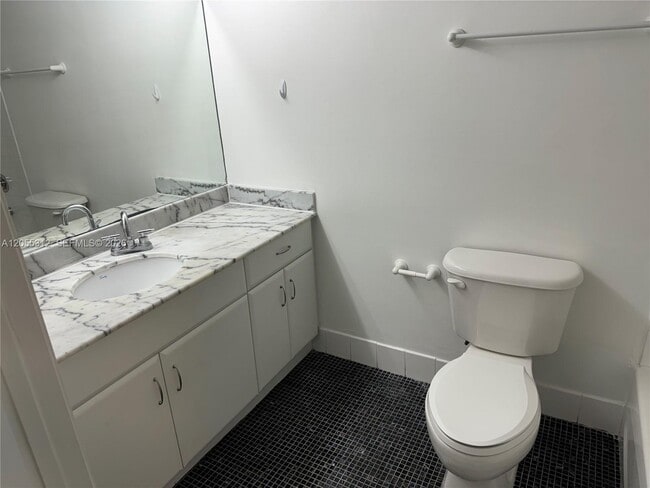 Building Photo - 1200 Brickell Bay Dr