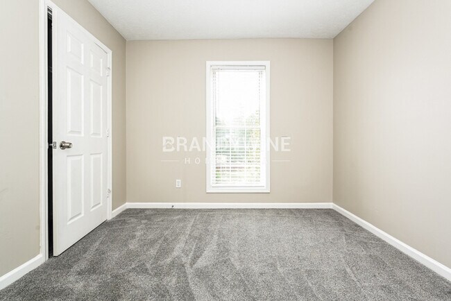 Building Photo - 10473 Starling Trail