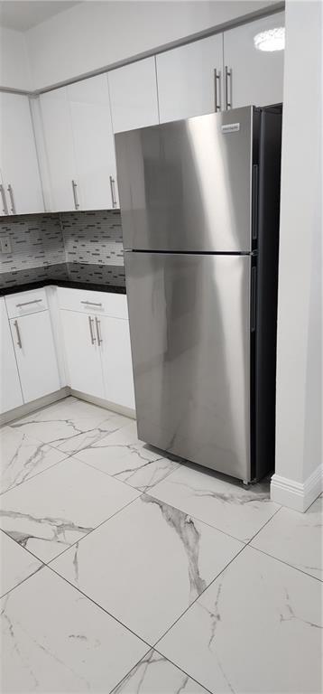 Building Photo - $2,350MONTHLY;900 SW 11TH ST #3 HALLENDALE...