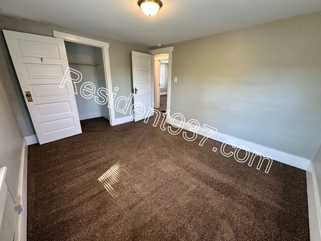 Building Photo - Cozy 3 Bed 1.5 bath