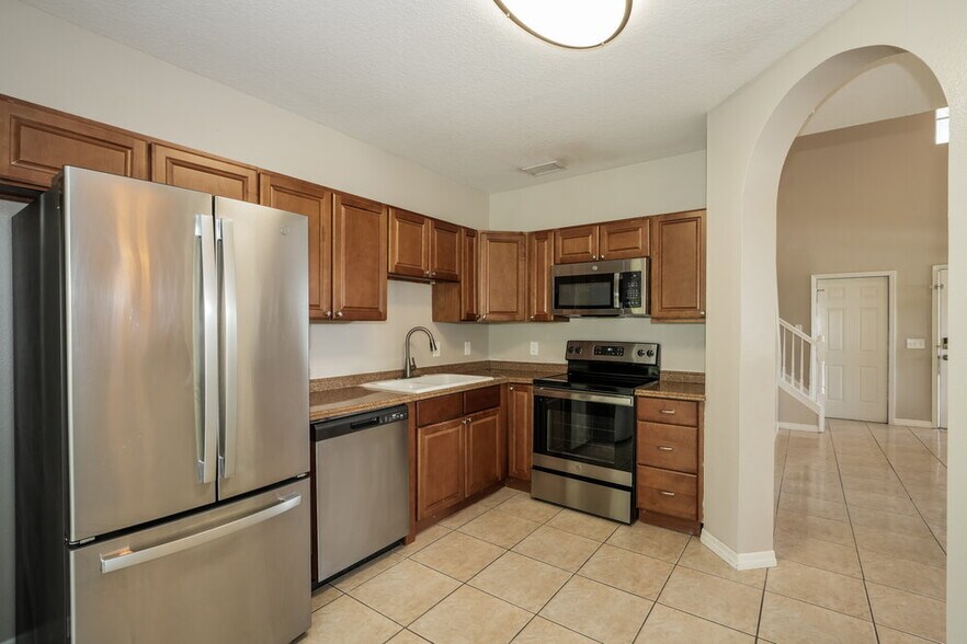 Building Photo - 10430 Blackmore Dr