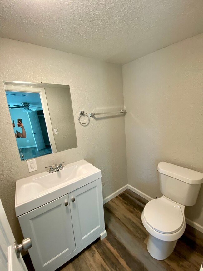 Building Photo - 3 Bed 2 Bath near Texas Tech Now Available!