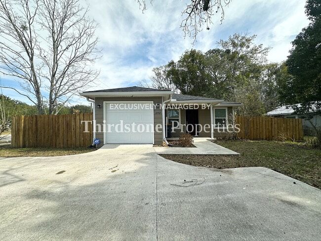 Building Photo - 2159 Melson Ave