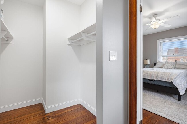 Building Photo - Serenity Living