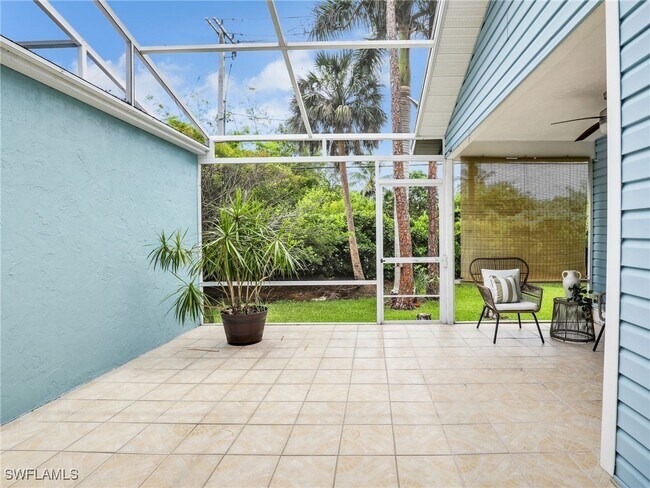 Building Photo - 1492 La Petite Ln