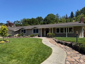 Building Photo - Beautiful updated single level Lafayette h...