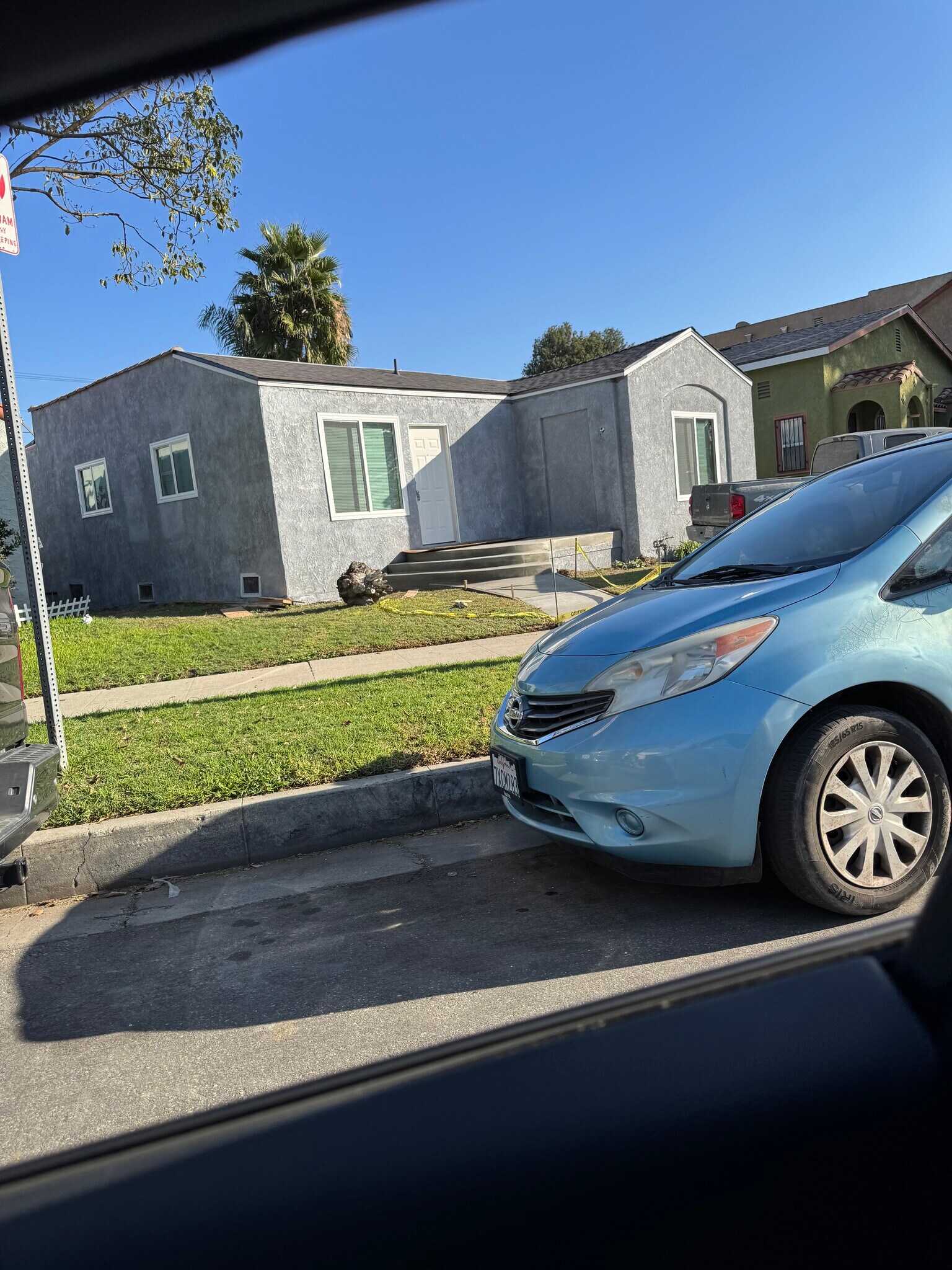 Building Photo - 2820 Vineyard Ave