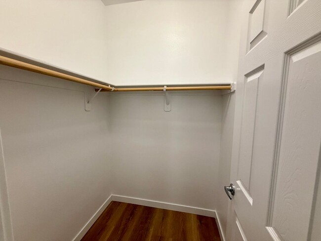 Building Photo - 4 BED, 2.5 BATH, 2 CAR-GARAGE, TWO-STORY, SINGLE FAMILY HOME FOR RENT w/ COMMUNITY POOL & SPA