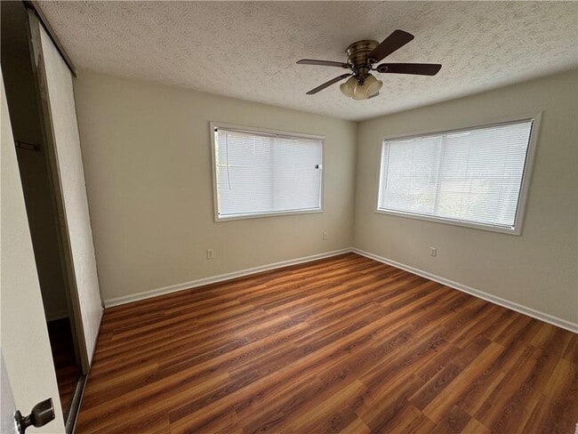 Building Photo - 2004 Parkaire Crossing