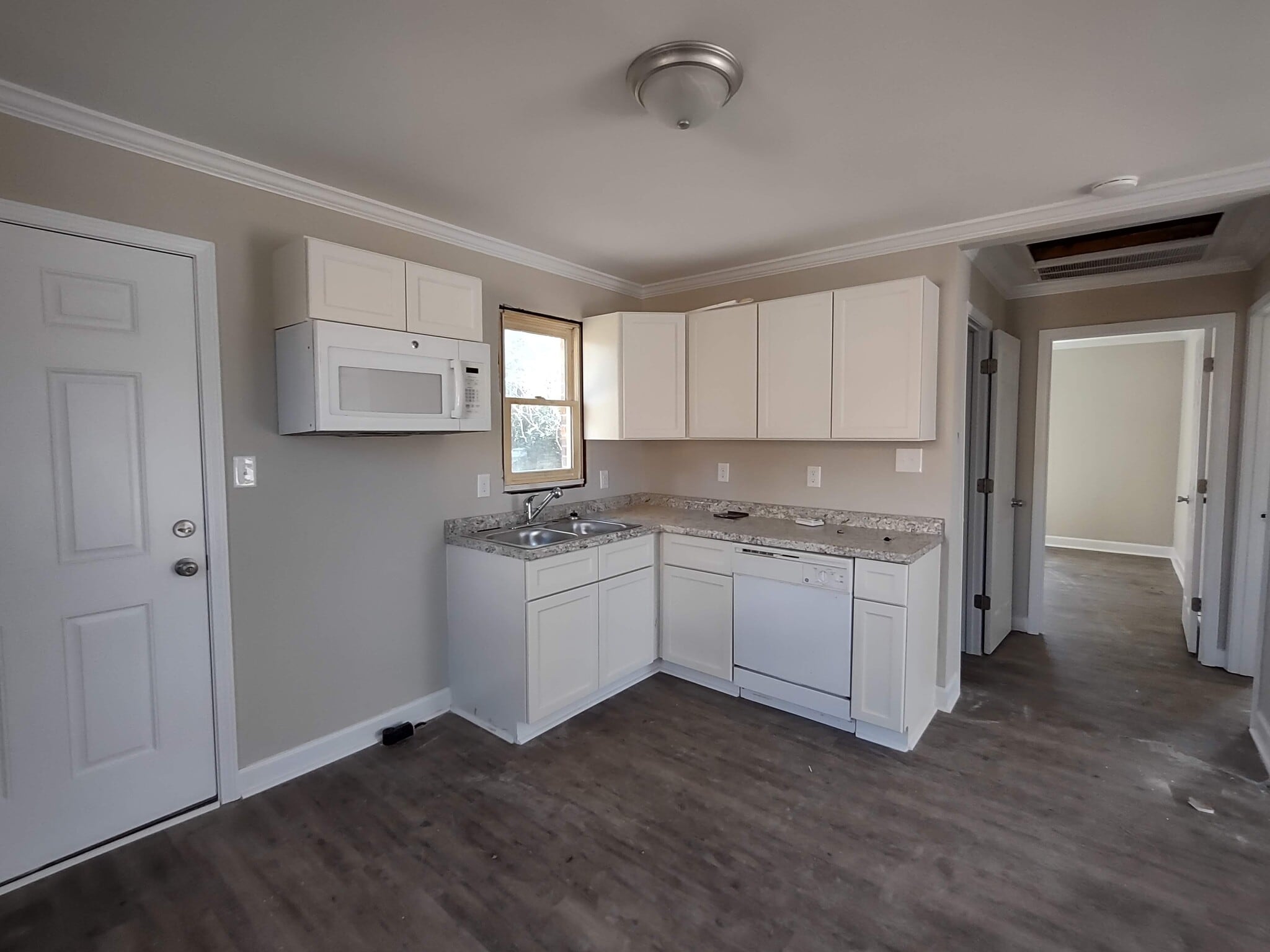 Kitchen - 608 Hugh St