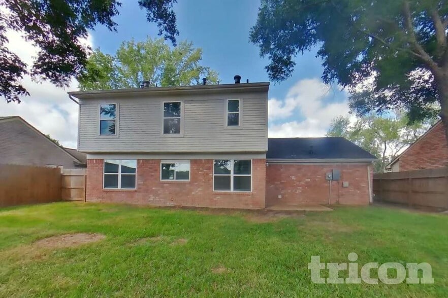 Building Photo - 2610 Townhall Ln