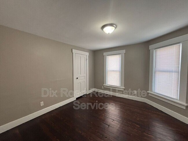 Building Photo - 67 S McGee St