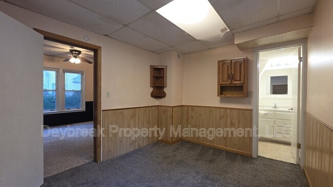Building Photo - 912 9th St N