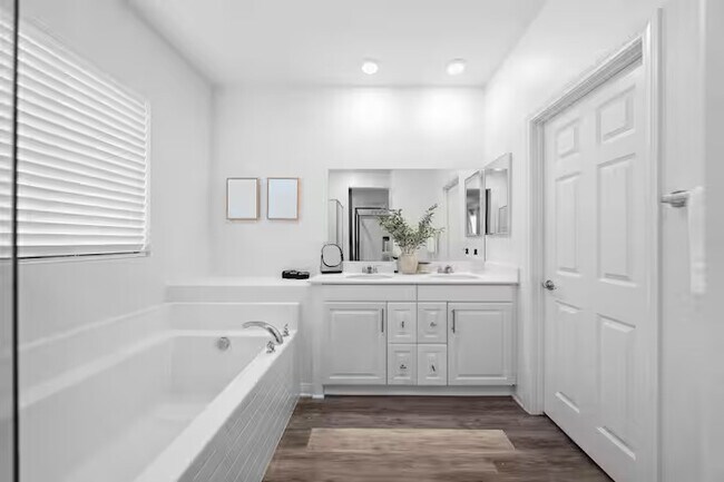 Building Photo - 7906 Montecito Ln