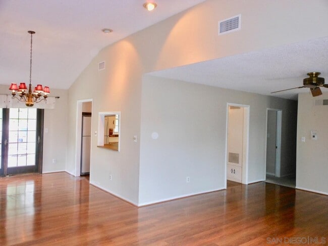 Building Photo - 2805 Turnbull St