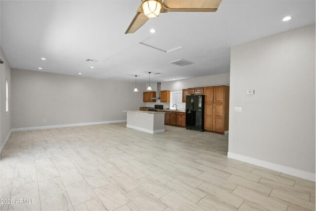 Building Photo - 7631 N 59th Ln