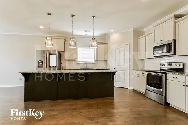 Building Photo - 744 Helena Station Dr