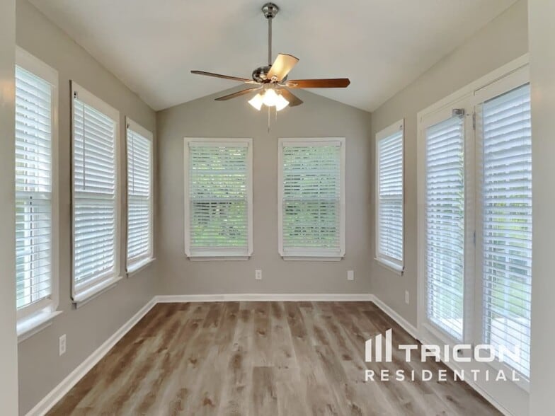 Building Photo - 6231 Creekbrooke Ct