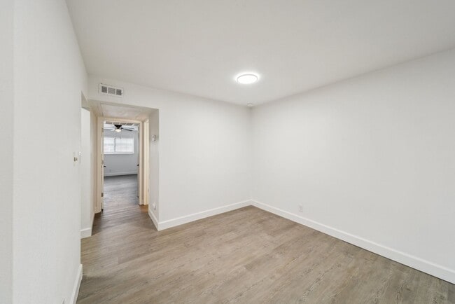 Building Photo - 1 Bed 1 Bath - Remodel