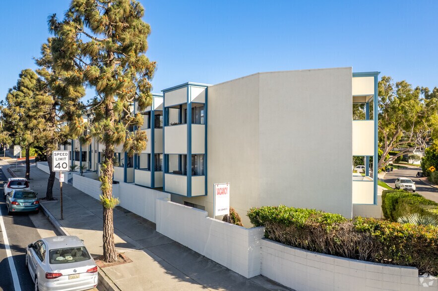 Primary Photo - The Grecian Terrace Apartments