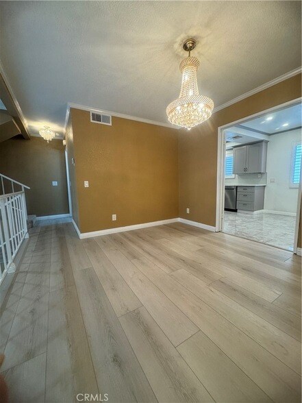 Building Photo - 10201 Mason Ave