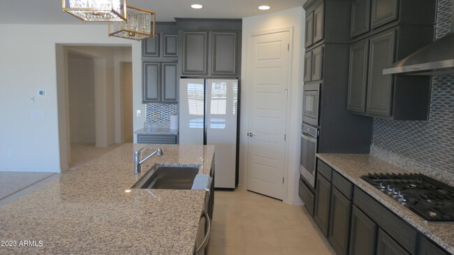 Building Photo - 5862 N 86th Dr