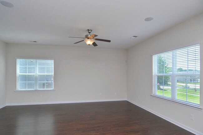 Building Photo - 429 Eastfair Dr