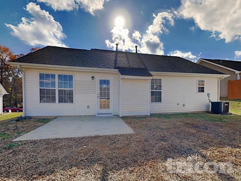 Building Photo - 6008 Bradford Ct