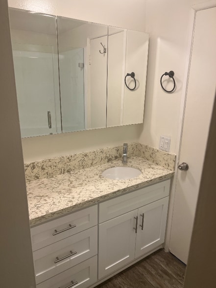 Building Photo - 4015 Crest Dr