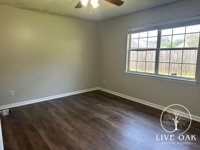 Building Photo - ENJOY A $500 MOVE-IN CREDIT WHEN YOU LEASE TODAY!**
