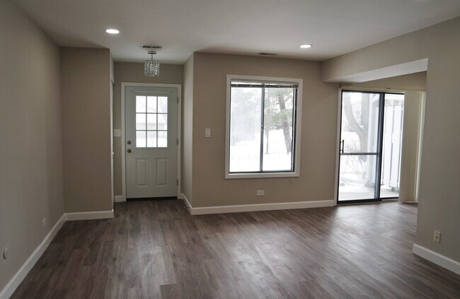 Building Photo - 411 Stevenson Pl