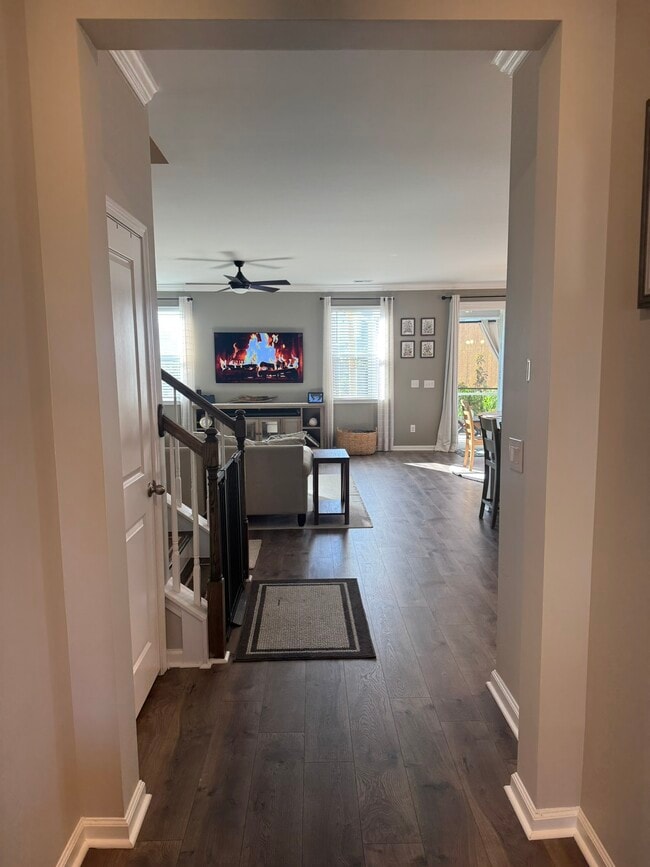 Building Photo - 135 Airy Dr
