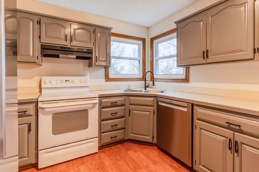 Building Photo - 8403 W 150th St