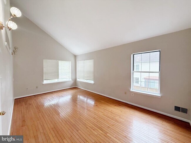 Building Photo - 8545 Harvest View Ct