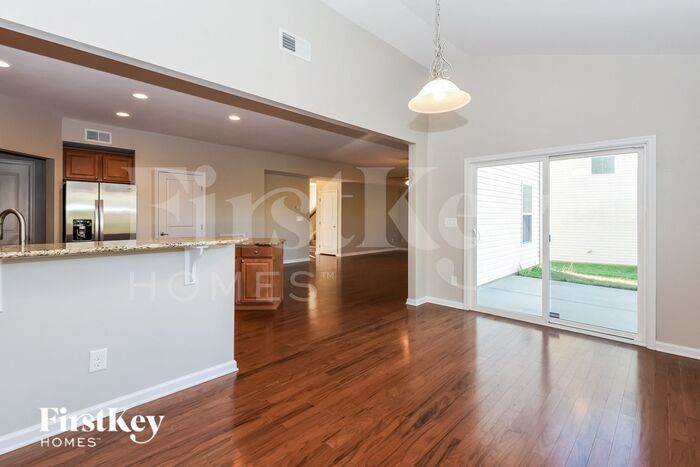 Building Photo - 12435 Lookout Point Dr